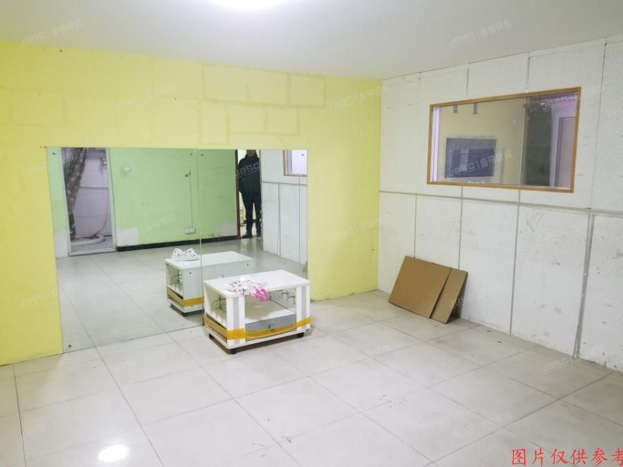 西城区冠英园西区30号楼-1层1门B01号