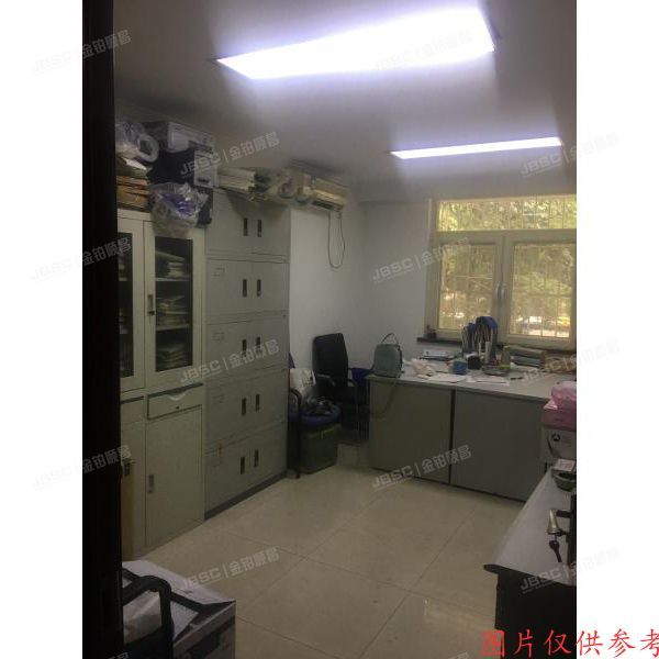 朝阳区东大桥路19号楼南1至2层（芳草地西街）