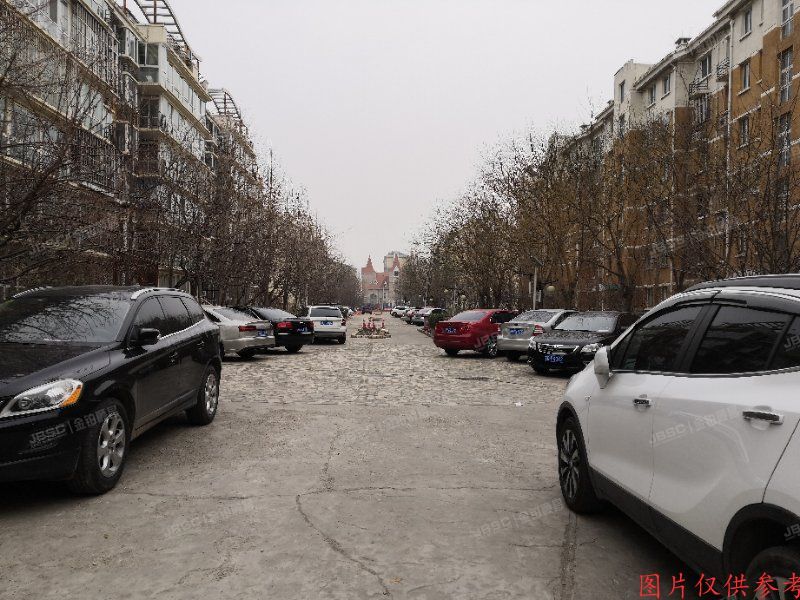 房山区 世界名园15号楼5层3单元502