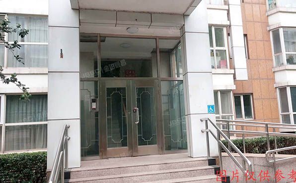 海淀区 西四环北路125号3-2-802号（汤泉逸墅）