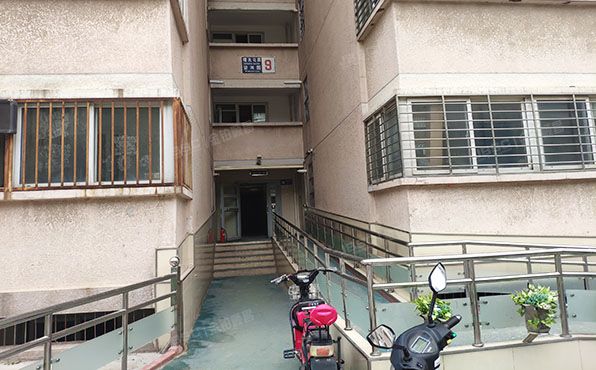 海淀区 曙光花园望河园9号楼3层308