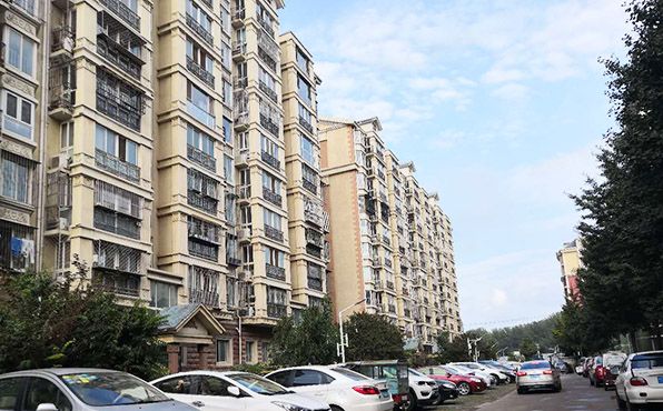 房山区 汇丰街3号院2号7层3单元702（世界名园）