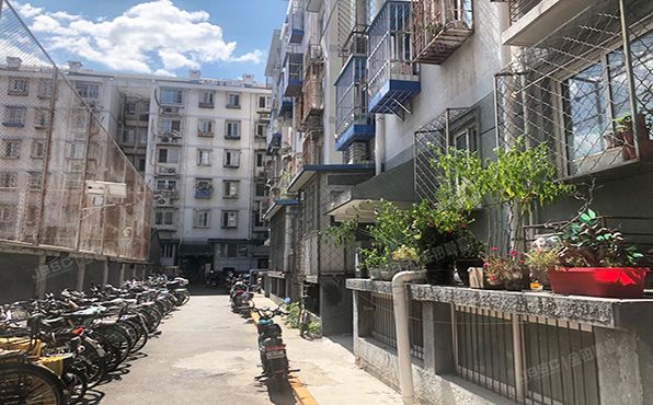 东城区 南竹杆胡同10号楼4层2单元401号（朝内小区）