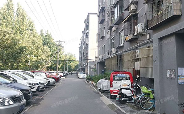 朝阳区  南沙滩18号楼6层1单元602（五建小区）