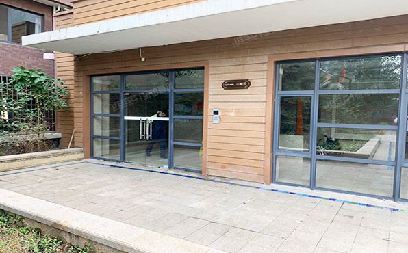 顺义区 香沁园小区10号楼10层1单元1102号（智地香蜜湾）