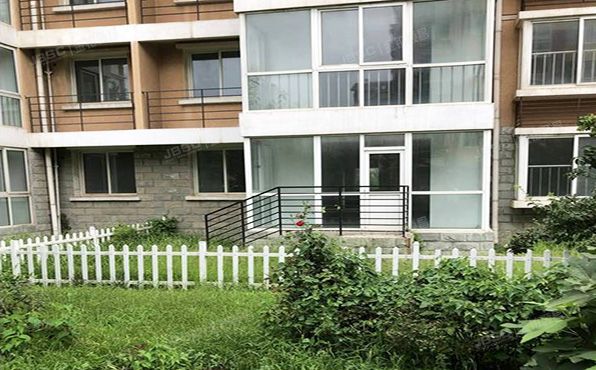 房山区 汇丰街4号院16号1层4单元101（世界名园）