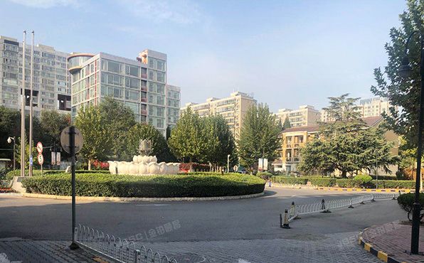 经济技术开发区 天华园二里二区17号楼1至3层B门（秋盛居）