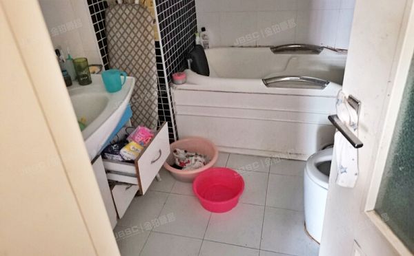 朝阳区 广渠路21号5号楼3单元0601+2车位（金海国际南区）