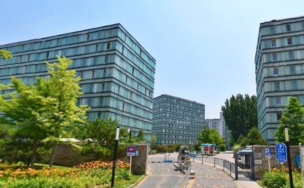 海淀区 安宁庄上第摩码园16号楼1层103（上第MOMA）