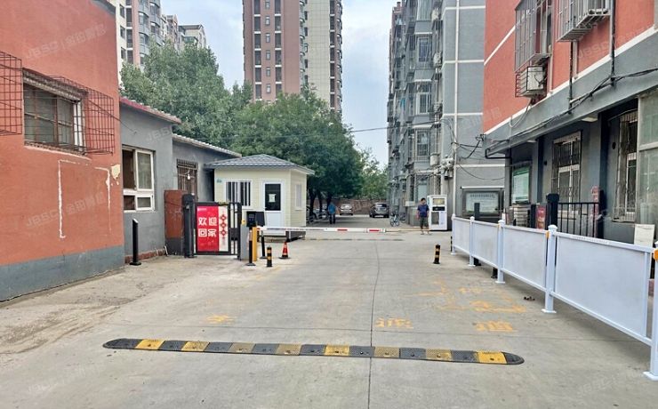 房山区 良乡拱辰北大街36号楼4层1-401（蚕种场小区）