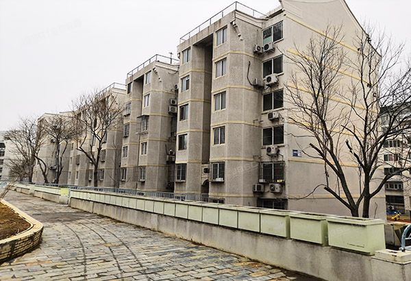 房山区 北潞春家园C2号楼1层3-001