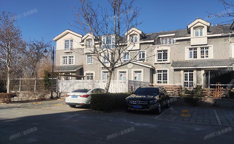 房山区 长阳镇大宁山庄一区11号楼1至3层04（大宁山庄）别墅