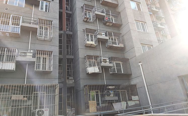 房山区 长阳镇康泽路10号院6号楼3层2单元301（康泽佳苑）经适房