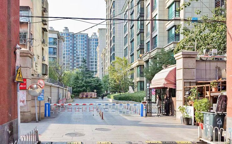 朝阳区 万红西街9号院1号楼3层4单元301（银河湾）