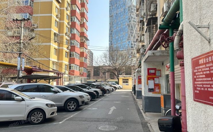 朝阳区 机二委小区18号楼3层4单元202