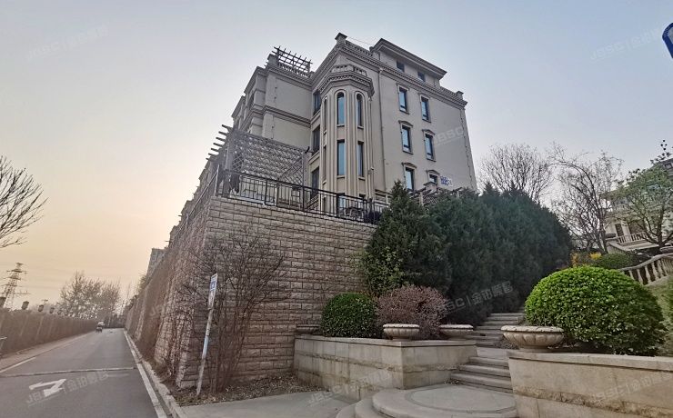 房山区 兴安路31号院28号楼3至4层四单元201室（天恒乐墅）