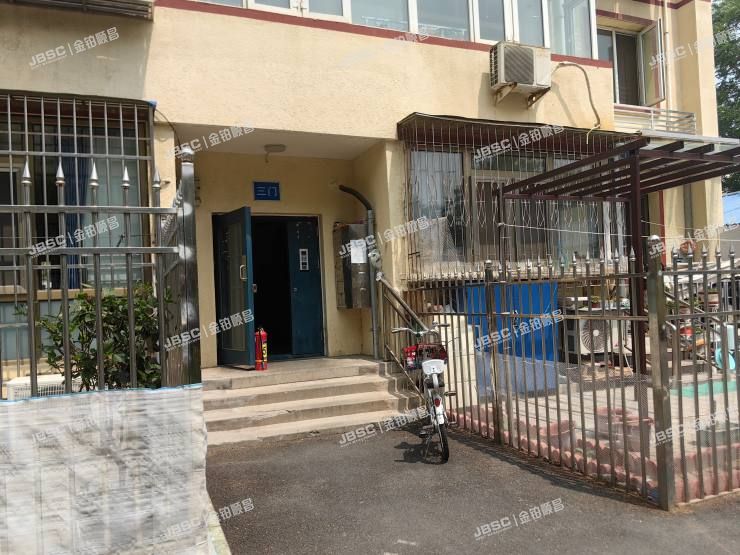 顺义区 裕龙花园一区1号楼4层三单元402室（裕龙一区）